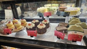 Read more about the article 스벅 2024 연말 프리퀀시 보나키아 T 램프 구매