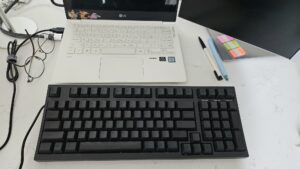 Read more about the article 레오폴드: 무접점 키보드 FC980C 30g 4년 주력기로 사용한 후기